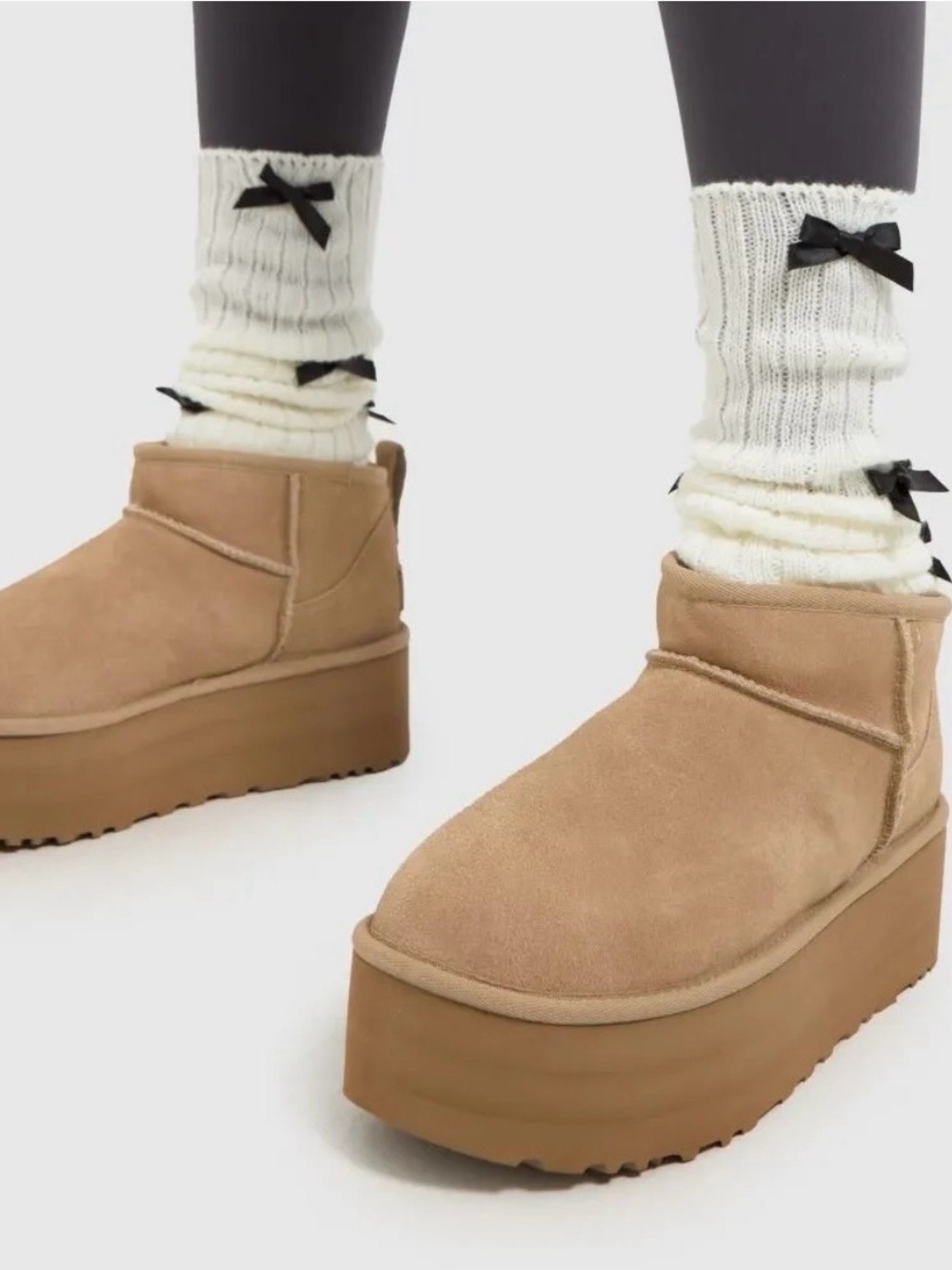 UGG Classic Ultra Mini Platform in Sand – Size 7 – New in Box – Viral TikTok